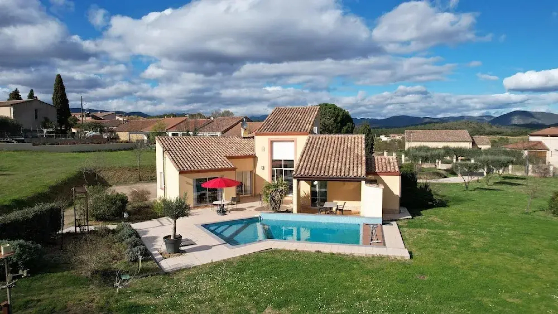 Villa in France With Private Pool & Garden