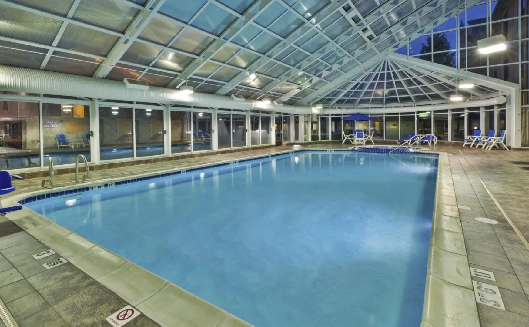 Holiday Inn Express Hotel & Suites Belleville by IHG