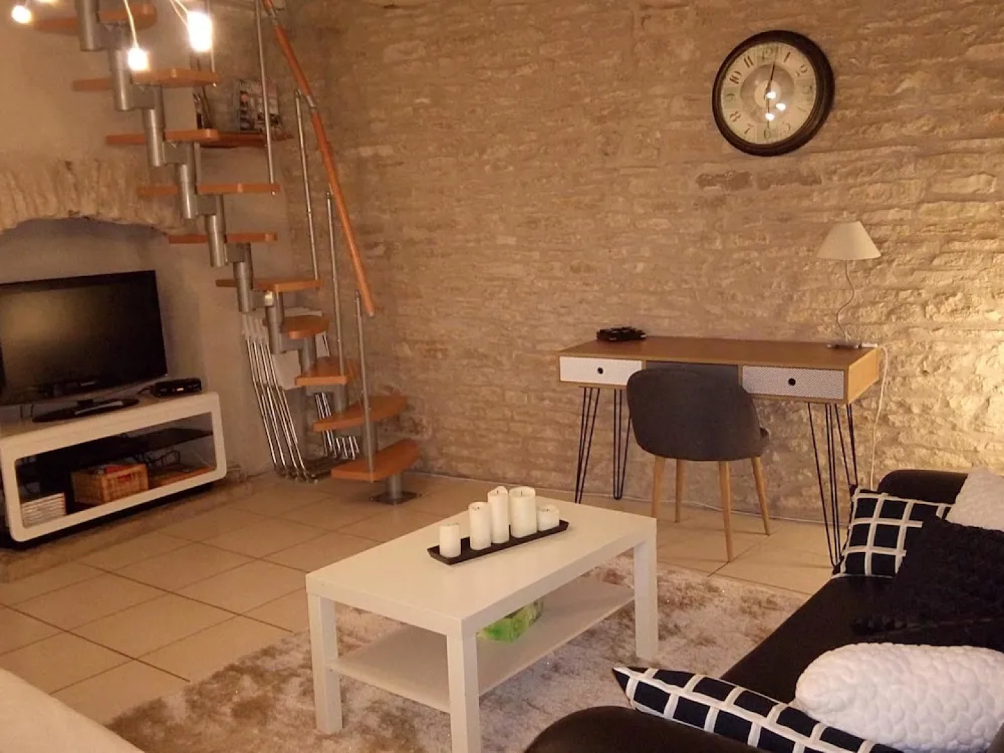 Holiday home Aqueducienne