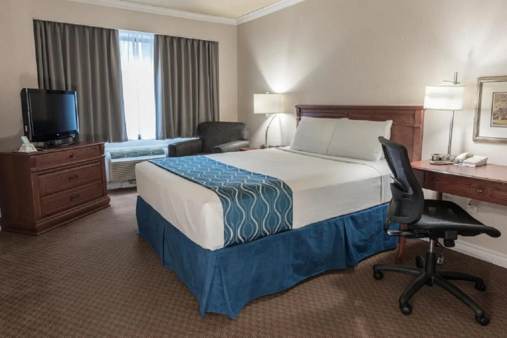 Capital Hill Hotel & Suites