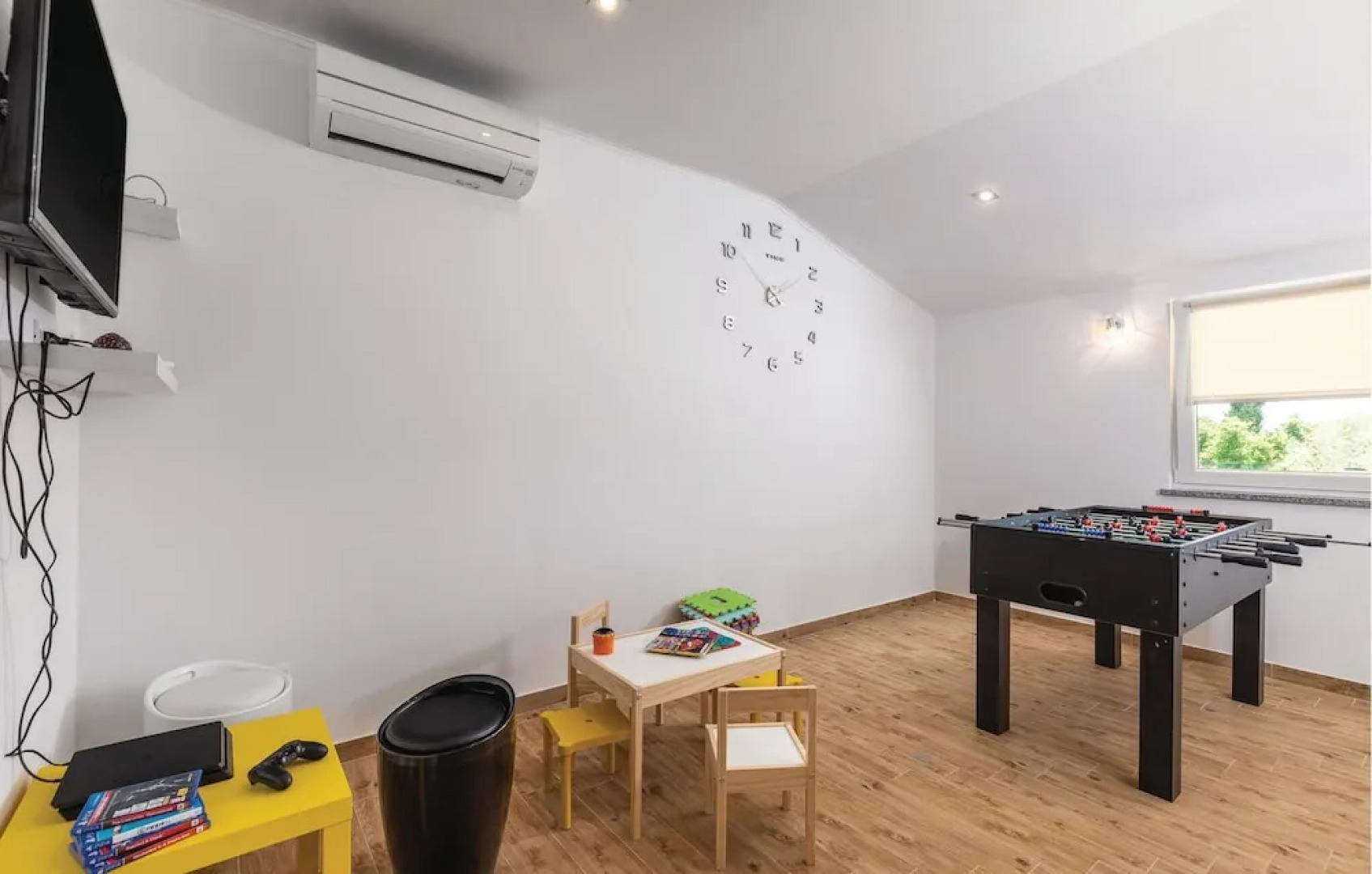 Awesome Home in Marcana with Hot Tub, Sauna & 6 Bedrooms