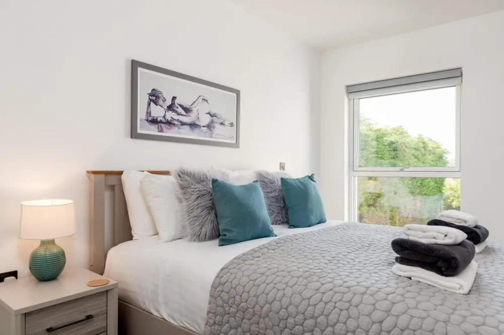 HOT TUB Entire 3 bed Penthouse East Lothian Luxury Apartment w Gdn Hot Tub, Musselburgh