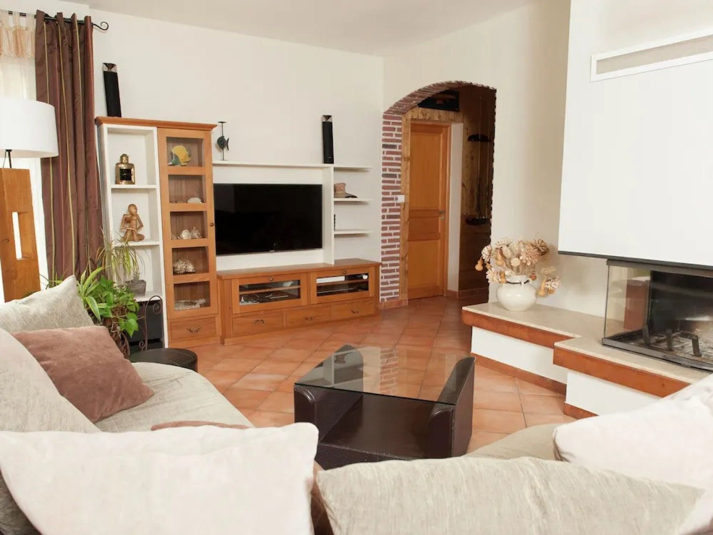 Spacious, Luxury Villa With Private Pool and Billiard Room, Near Idyllic Village