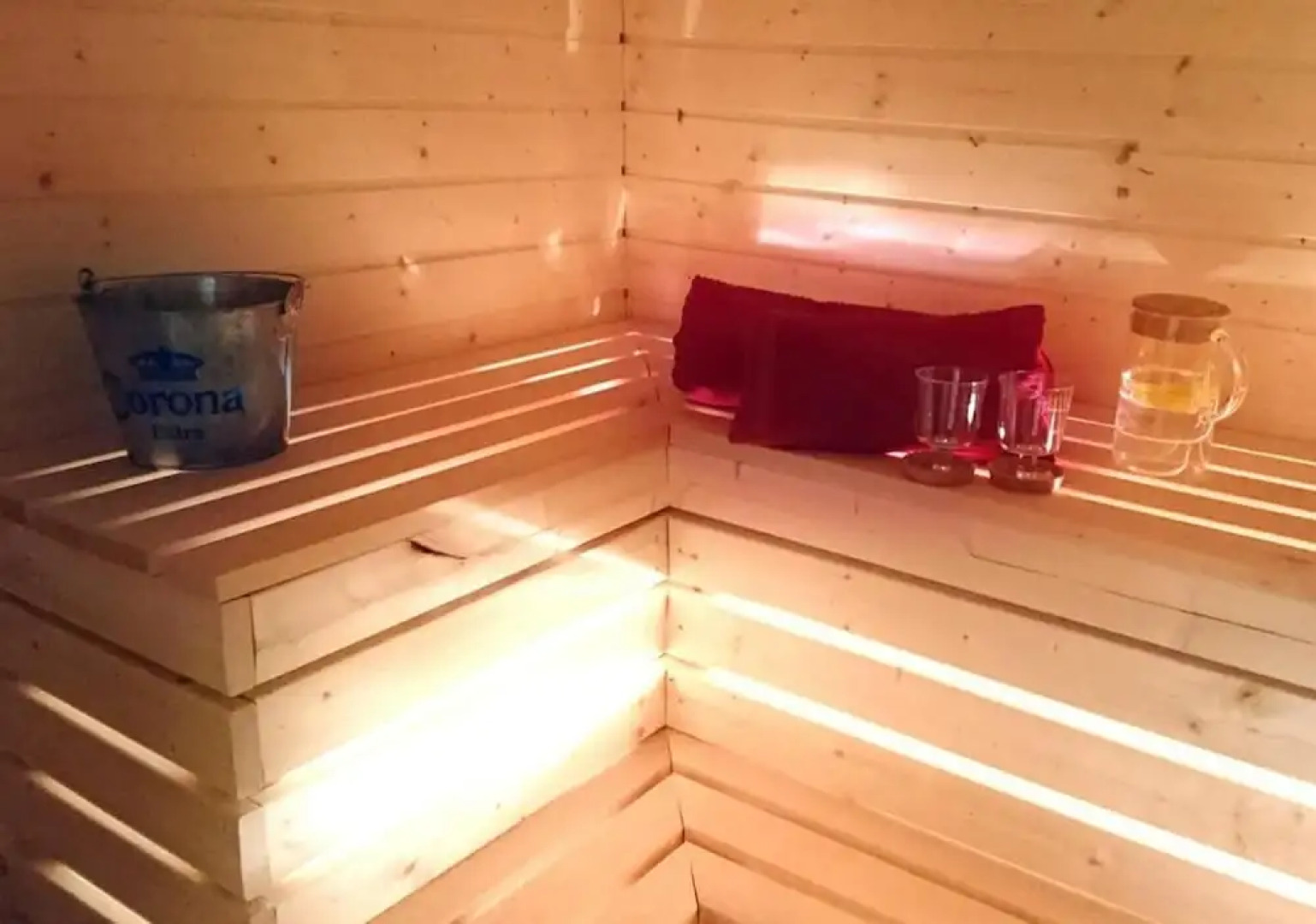 Large 8-9-bed Central Ski Innout House in Hemavan