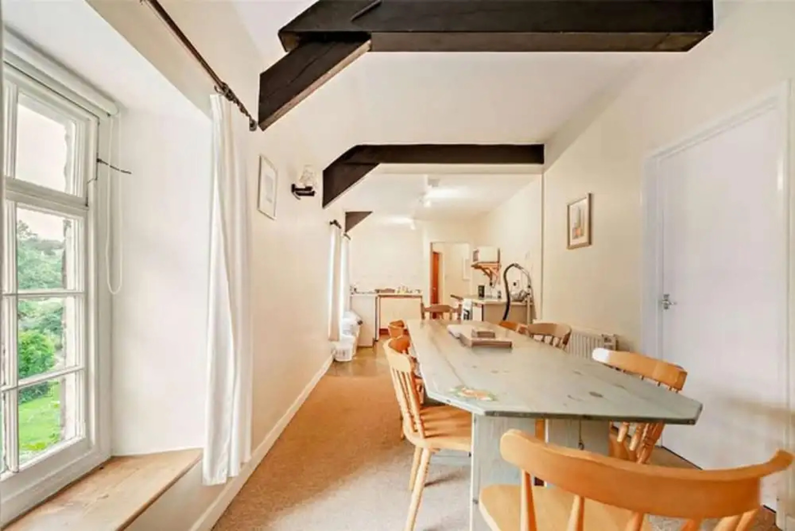 Lovely 7-bed Apartment in Llandysul