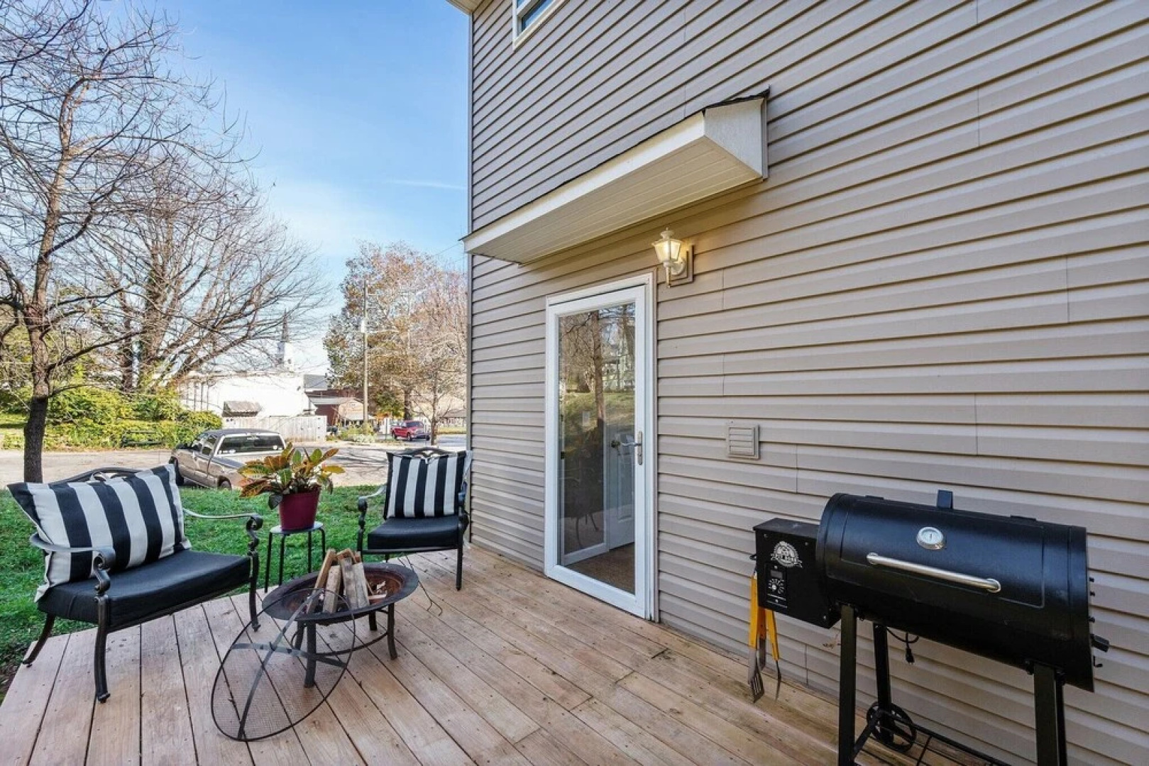 The Holly House In Downtown Demorest 2 Bedroom Home by Redawning