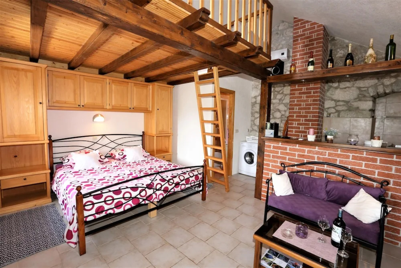 Holiday house in stone with heated pool