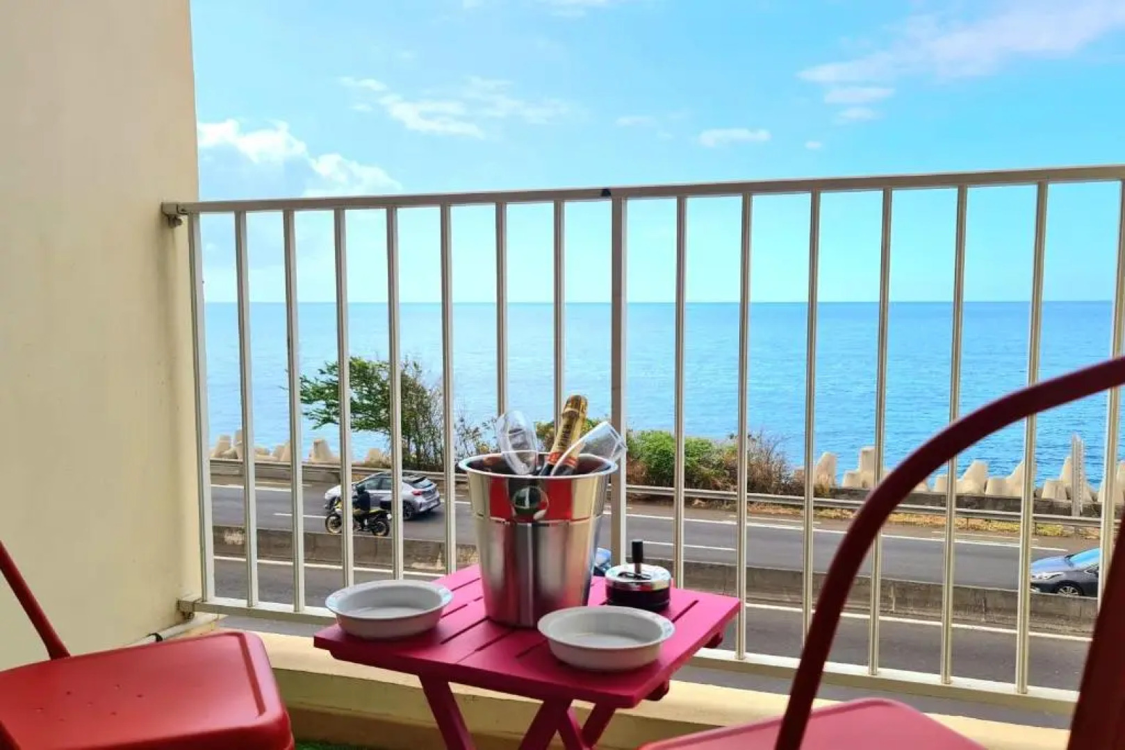 L appartement L Ocean, T2 d'environ pour 2 personnes avec balcon une vue imprenable sur l'océan