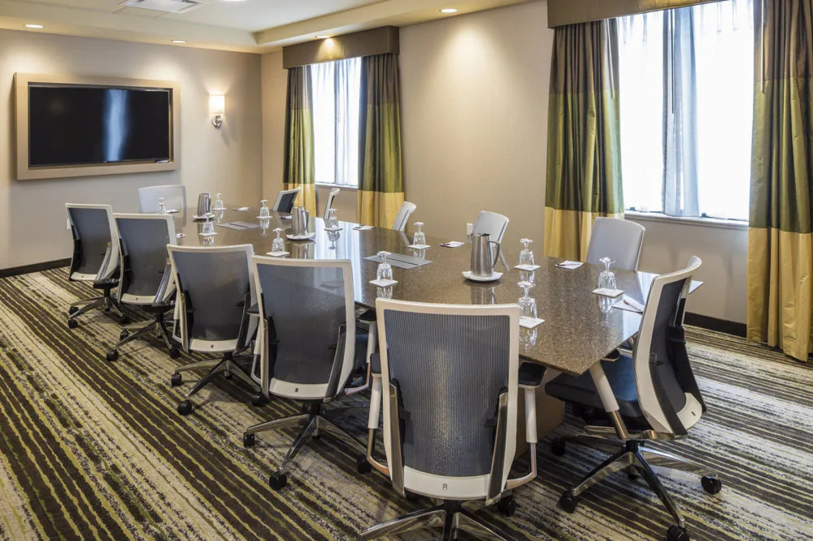 Best Western Plus University Inn Steubenville