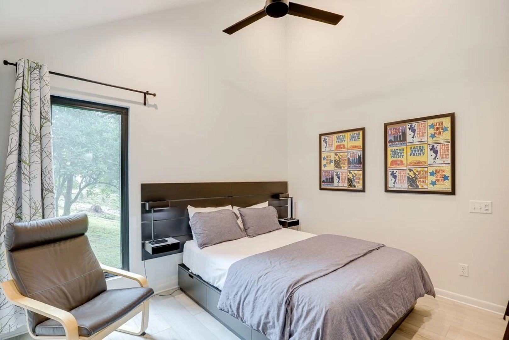 Brevard Retreat: Fireplace, Deck & Screened Porch!