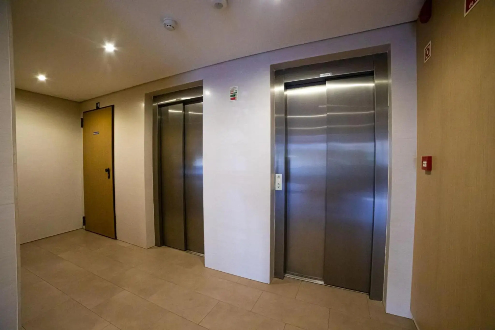 Lovely apartment near airport and Nations Park, with garage