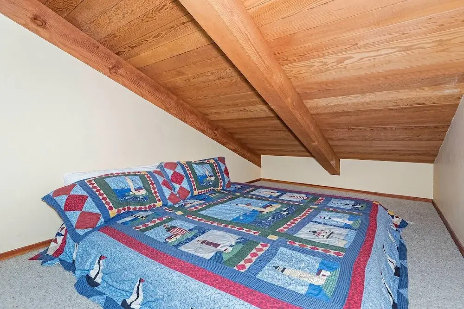 Viglione Fireplace, Hot Tub, & Ocean Views