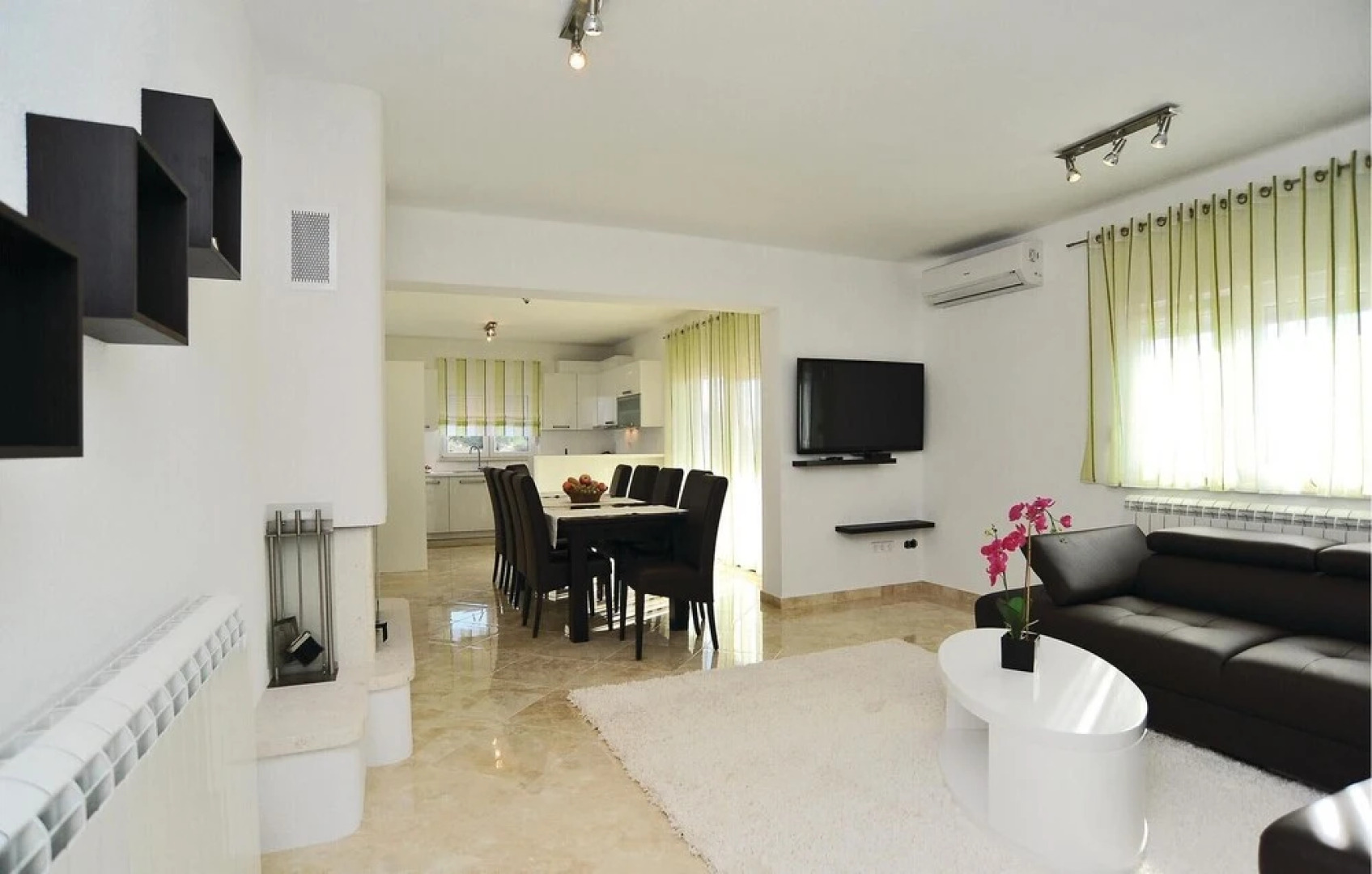 Awesome Home in Pakostane With Wifi and 5 Bedrooms