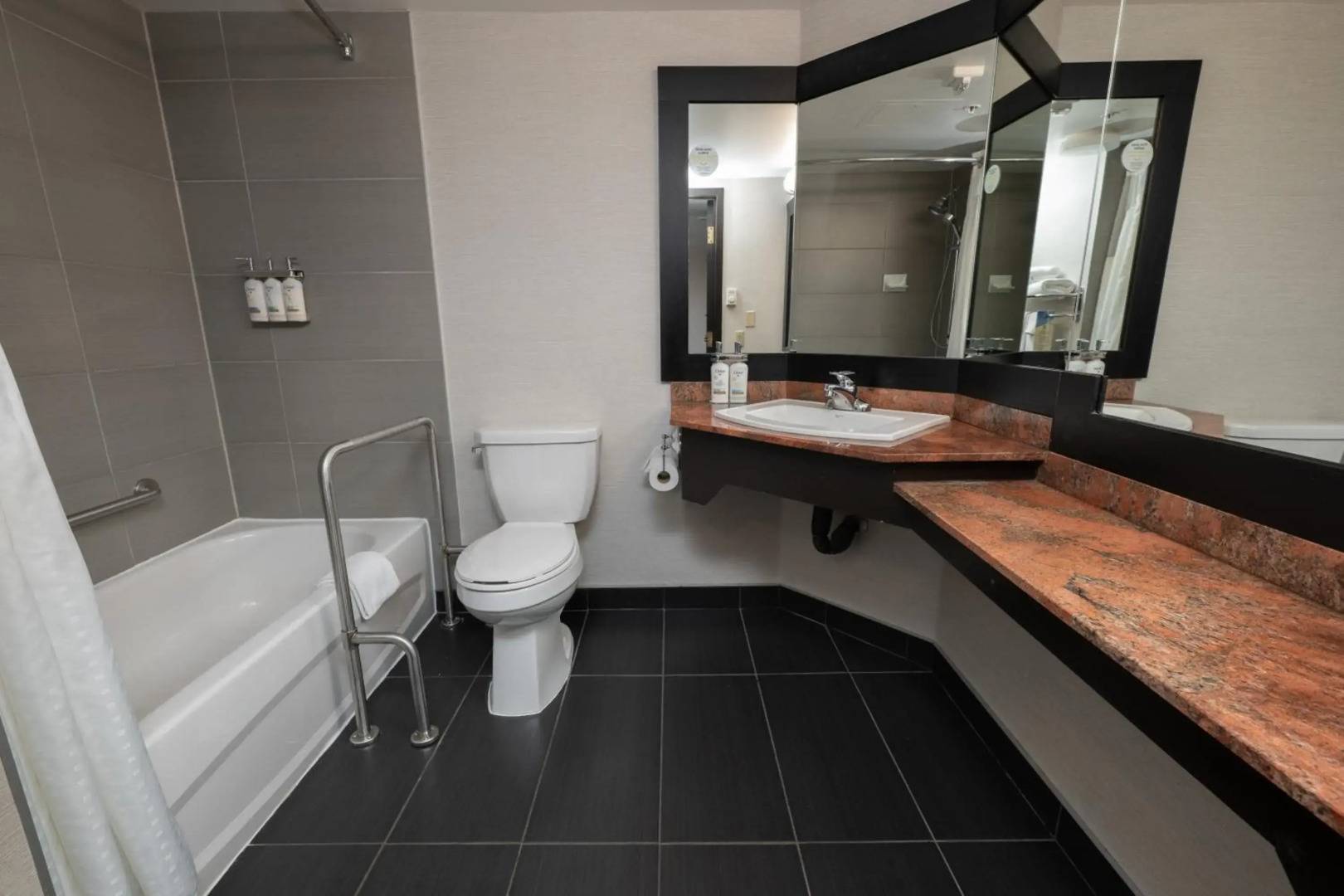 Holiday Inn Montréal Centre-Ville Downtown by IHG