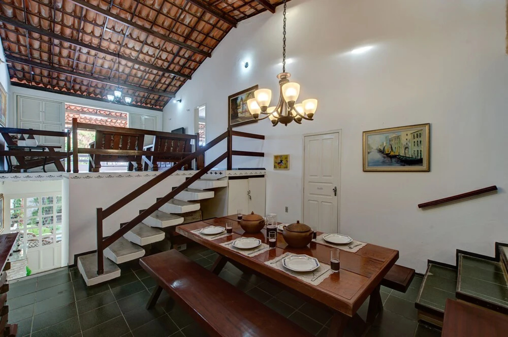 Casa com piscina privativa perto do mar