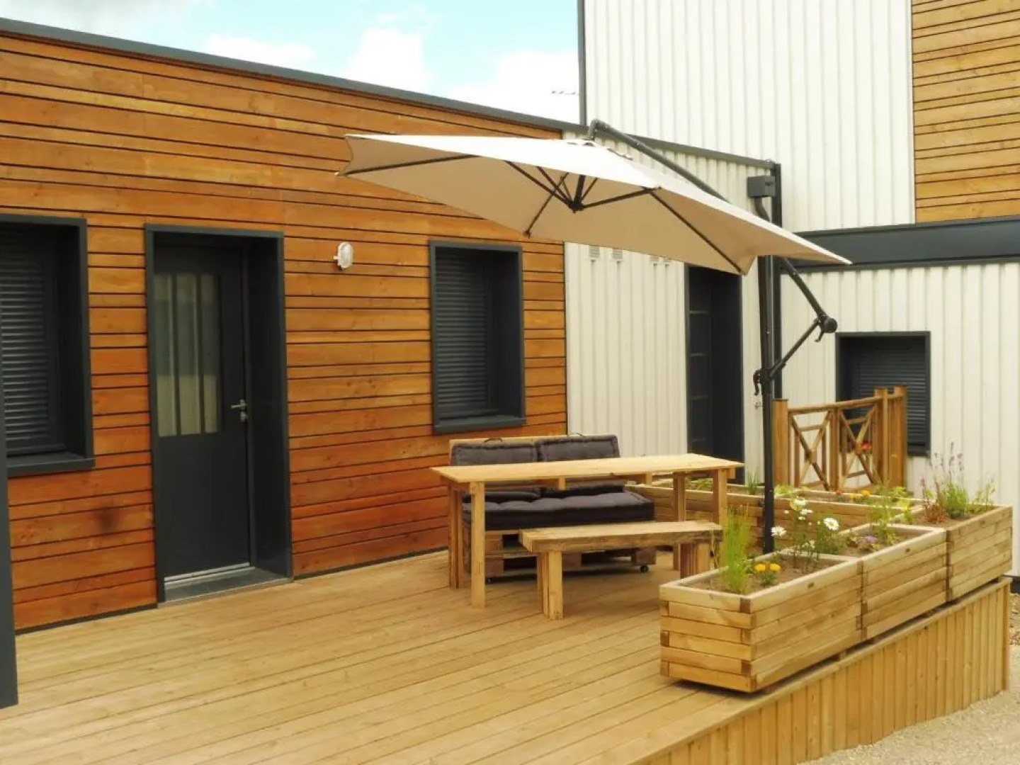 Lot en Dock 3 logements atypiques et écologiques en vallée de la Dordogne