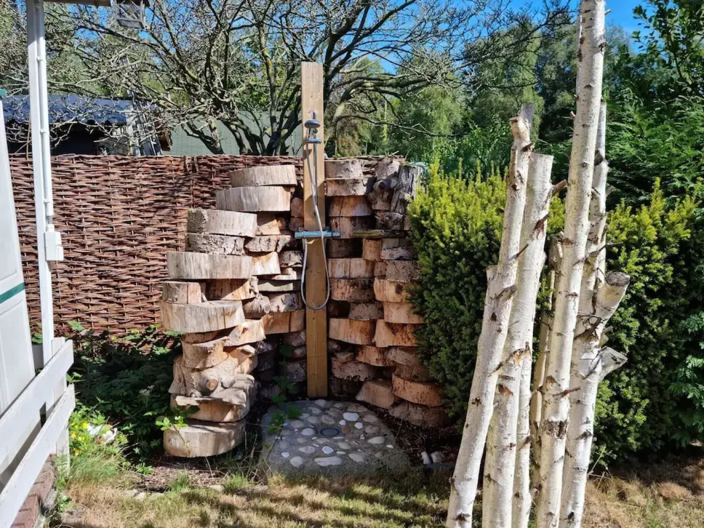 Tranquil Chalet in Geel With Garden