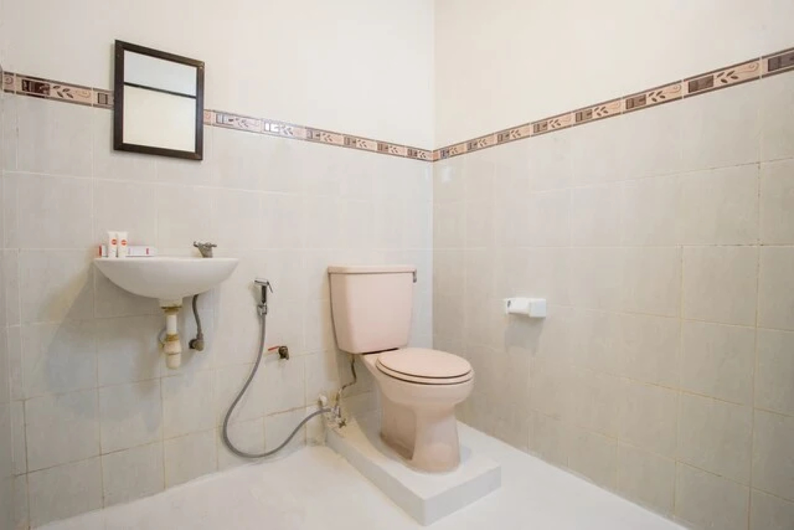 OYO 1238 Hotel Perdana Near RS Bethesda