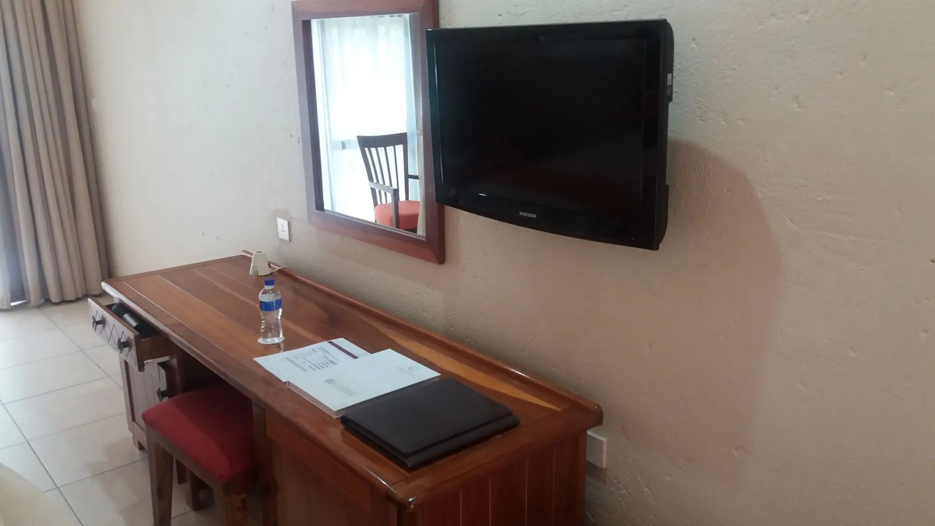 Cresta Mowana Safari Resort & Spa