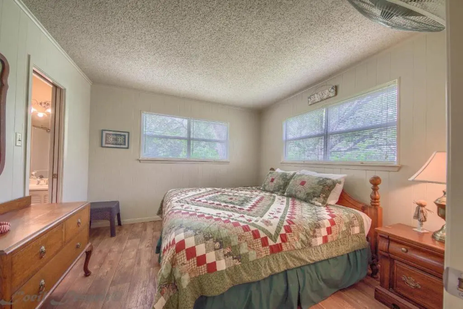 Red Barn Cabin Rr9122rb Home