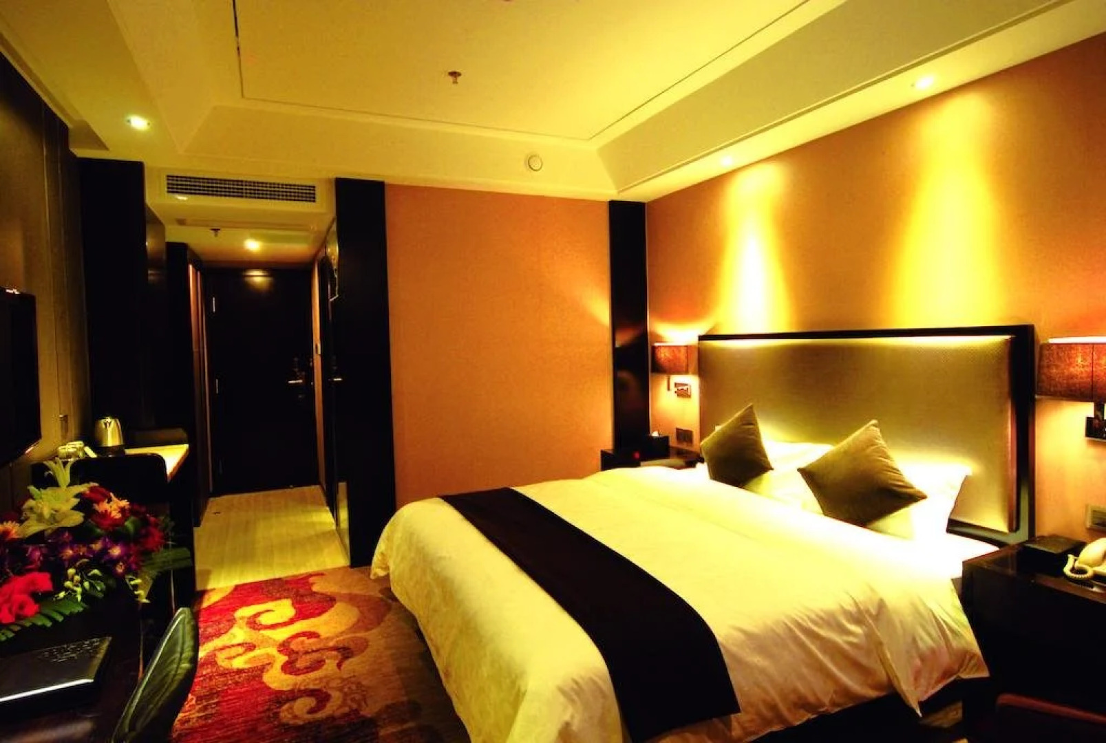 Nyingchi Minshan Hotel