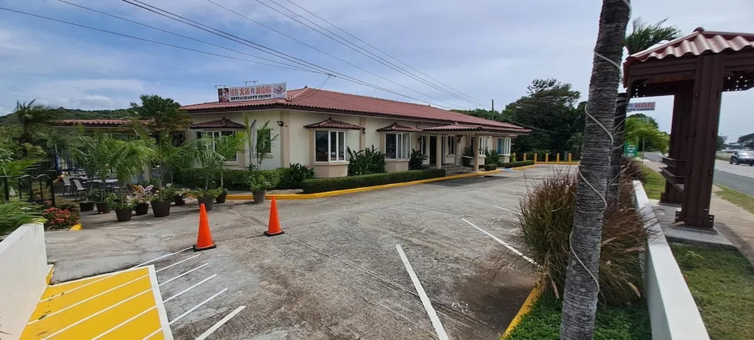 Mi Casa Asi de Grande