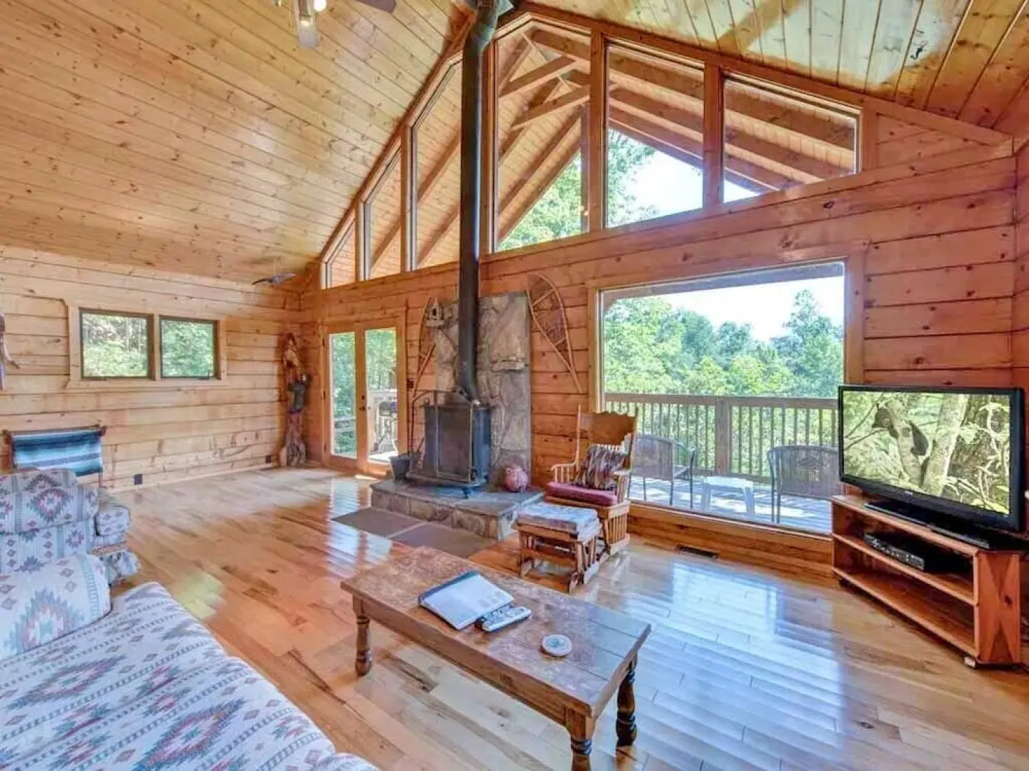 Seneca 1 Bedroom Home with Hot Tub