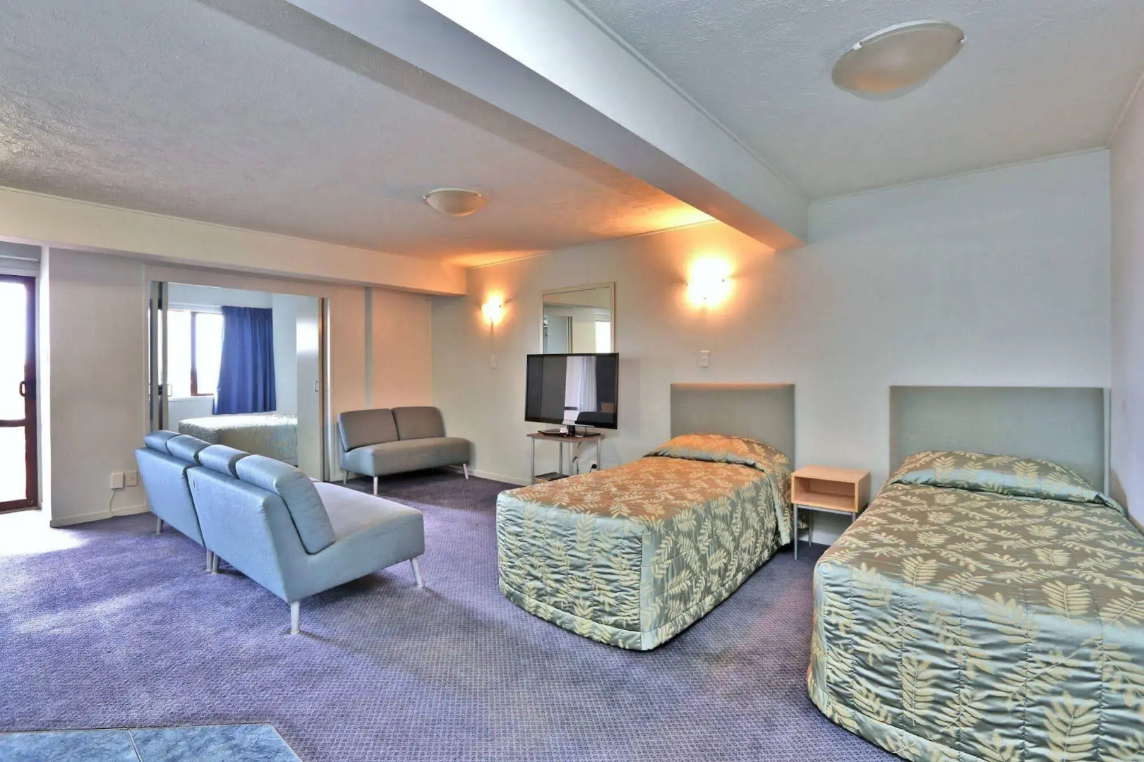 Edgewater Motor Lodge