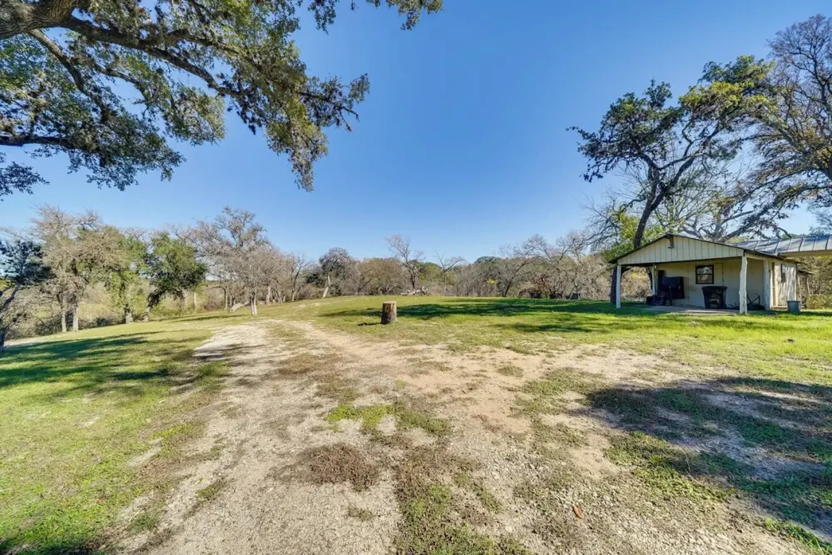 Quiet Bandera Country Home w/ Medina River Access!
