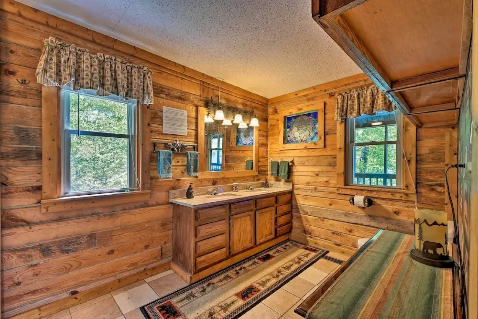 Tenn River Cabin w/ Hot Tub - 10 Mi to Chattanooga
