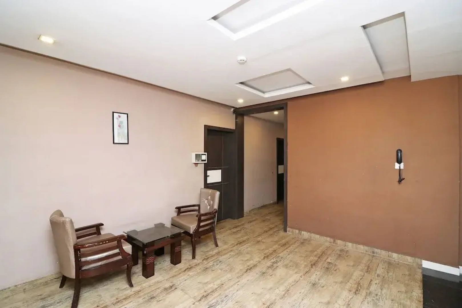 OYO 4906 Hotel Lotus