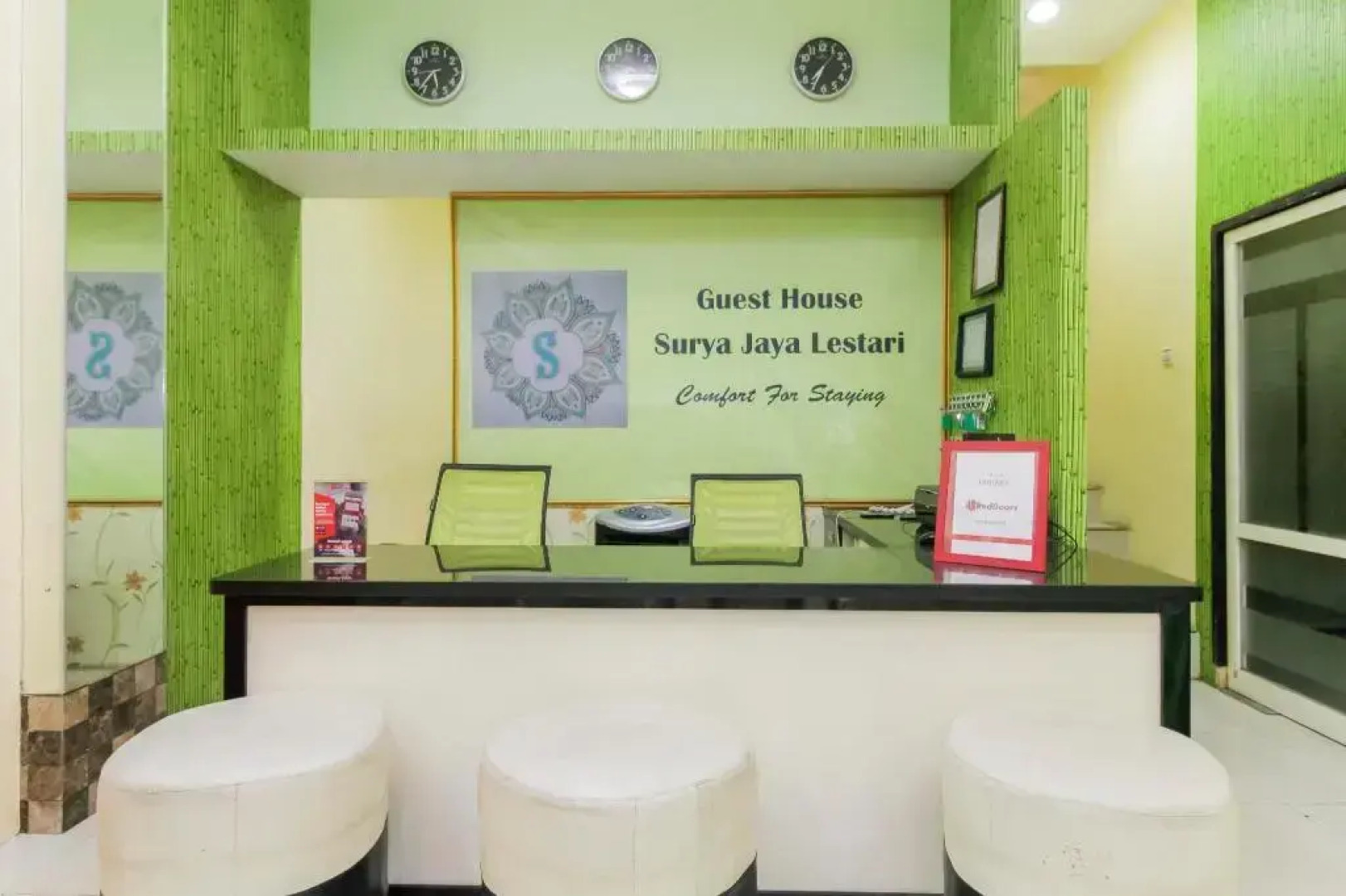 RedDoorz near Taman Samarendah