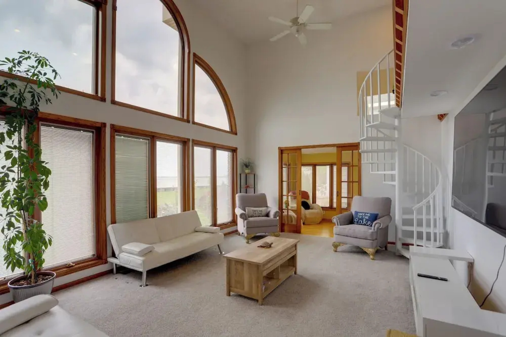 Waterfront Luna Pier Home 14 Mi to Downtown Toledo