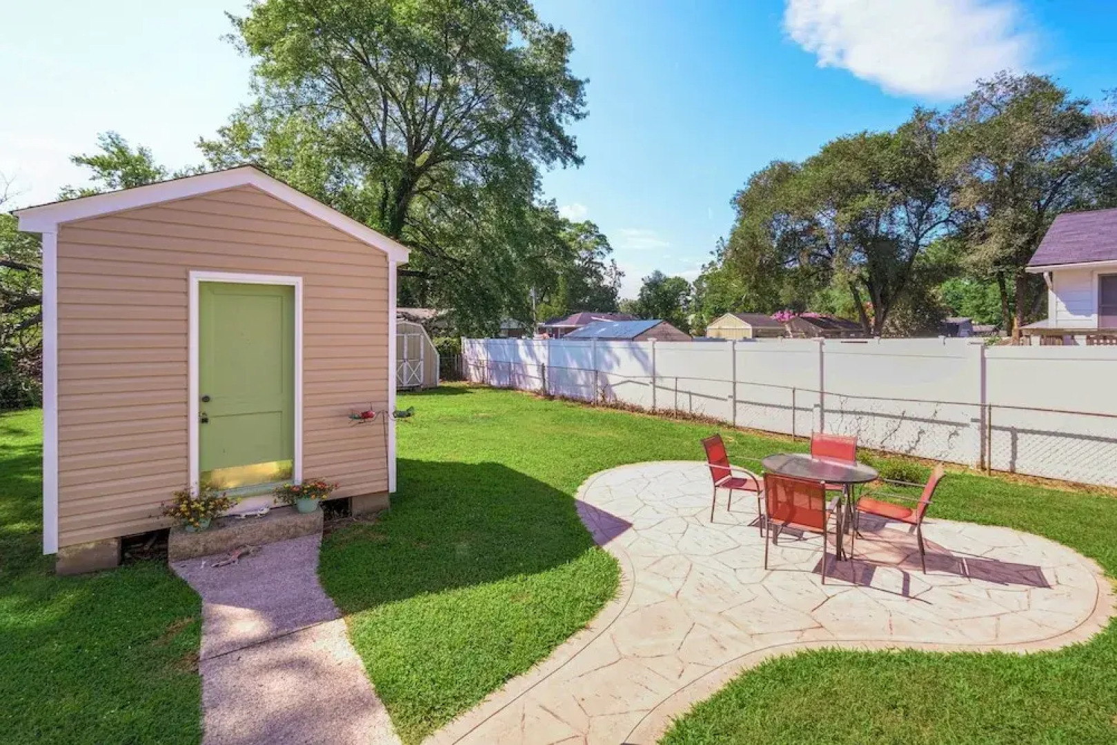 < 1 Mi to Colonial Beach: Coastal Gem w/ 2 Porches