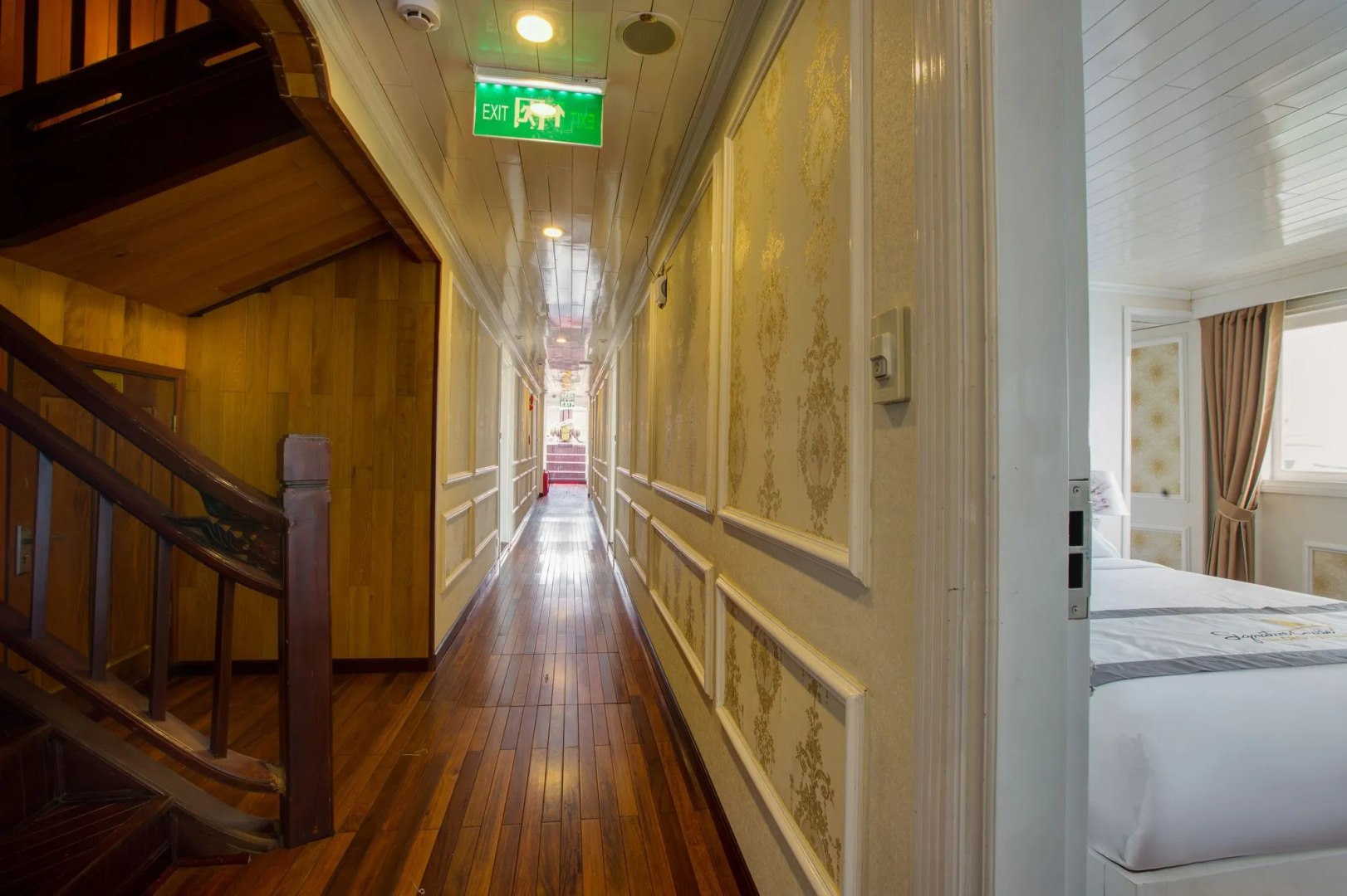 Signature Royal Halong Cruise