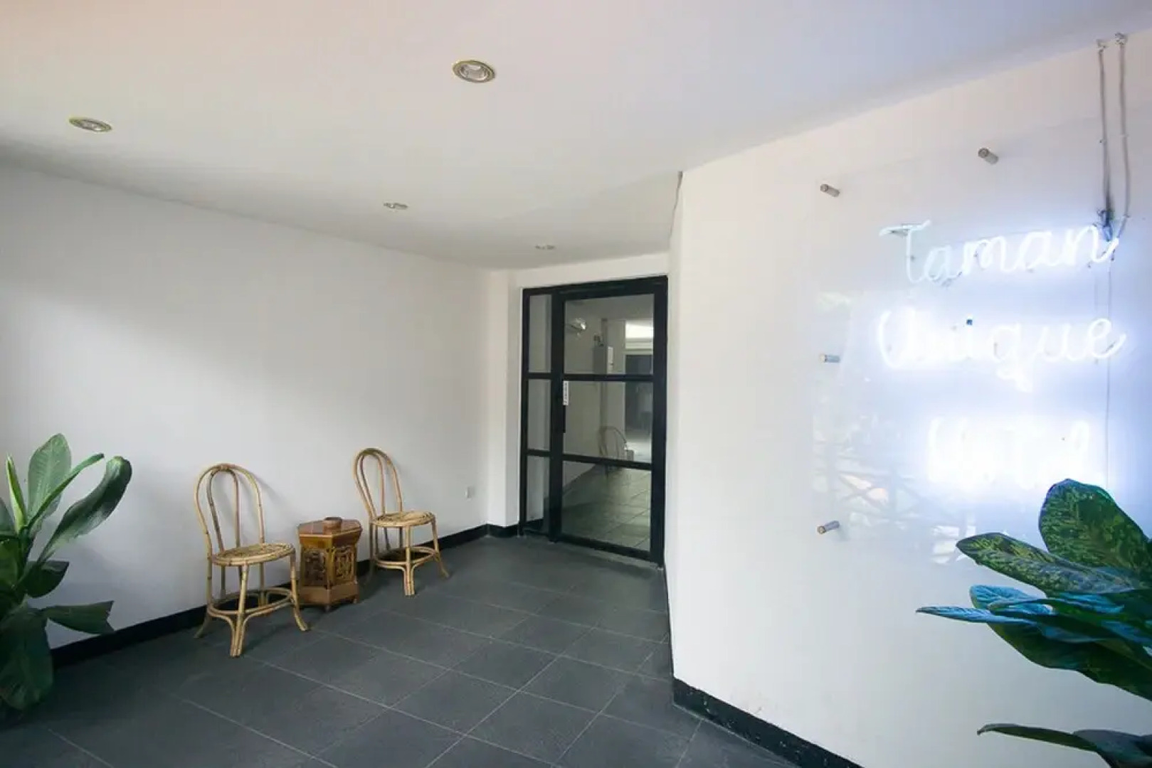 Formerly RedDoorz Premium near Senggigi Beach