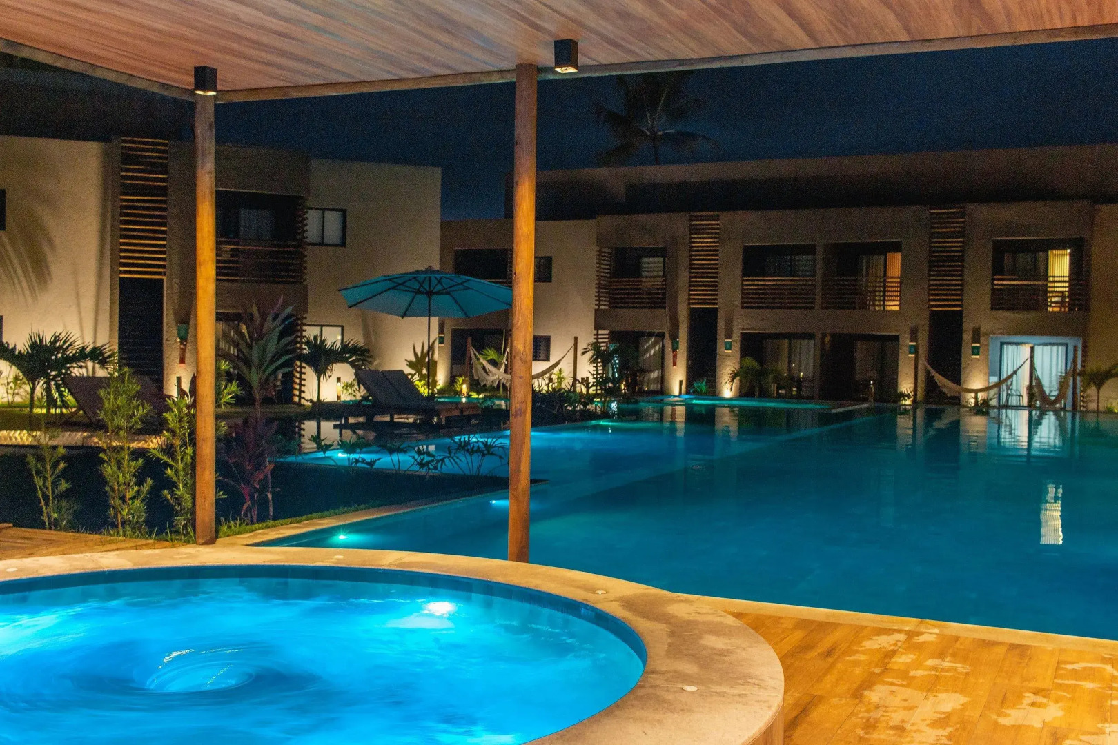 Flat super luxo com 2 suítes no Manatee - Patacho - Milagres - AL