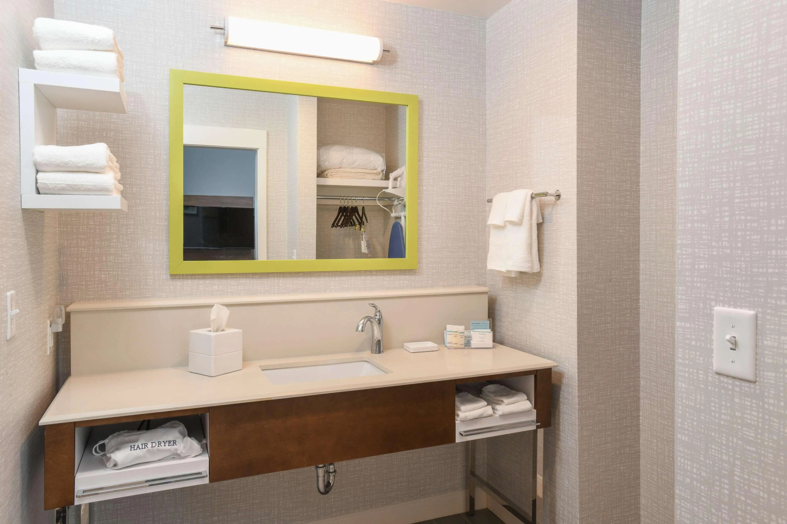 Hampton Inn & Suites Cincinnati Liberty Township