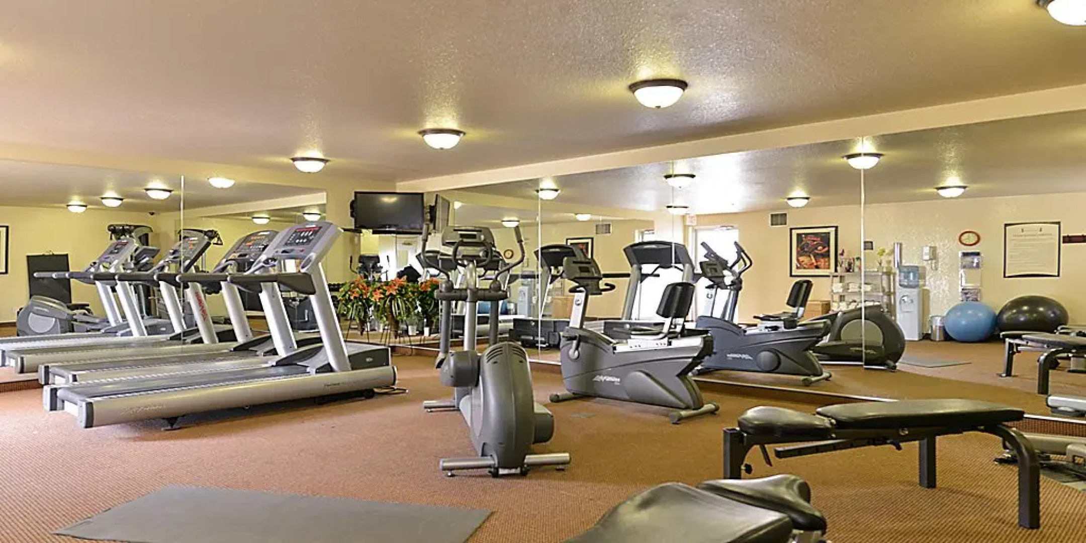 Staybridge Suites Calgary Airport by IHG