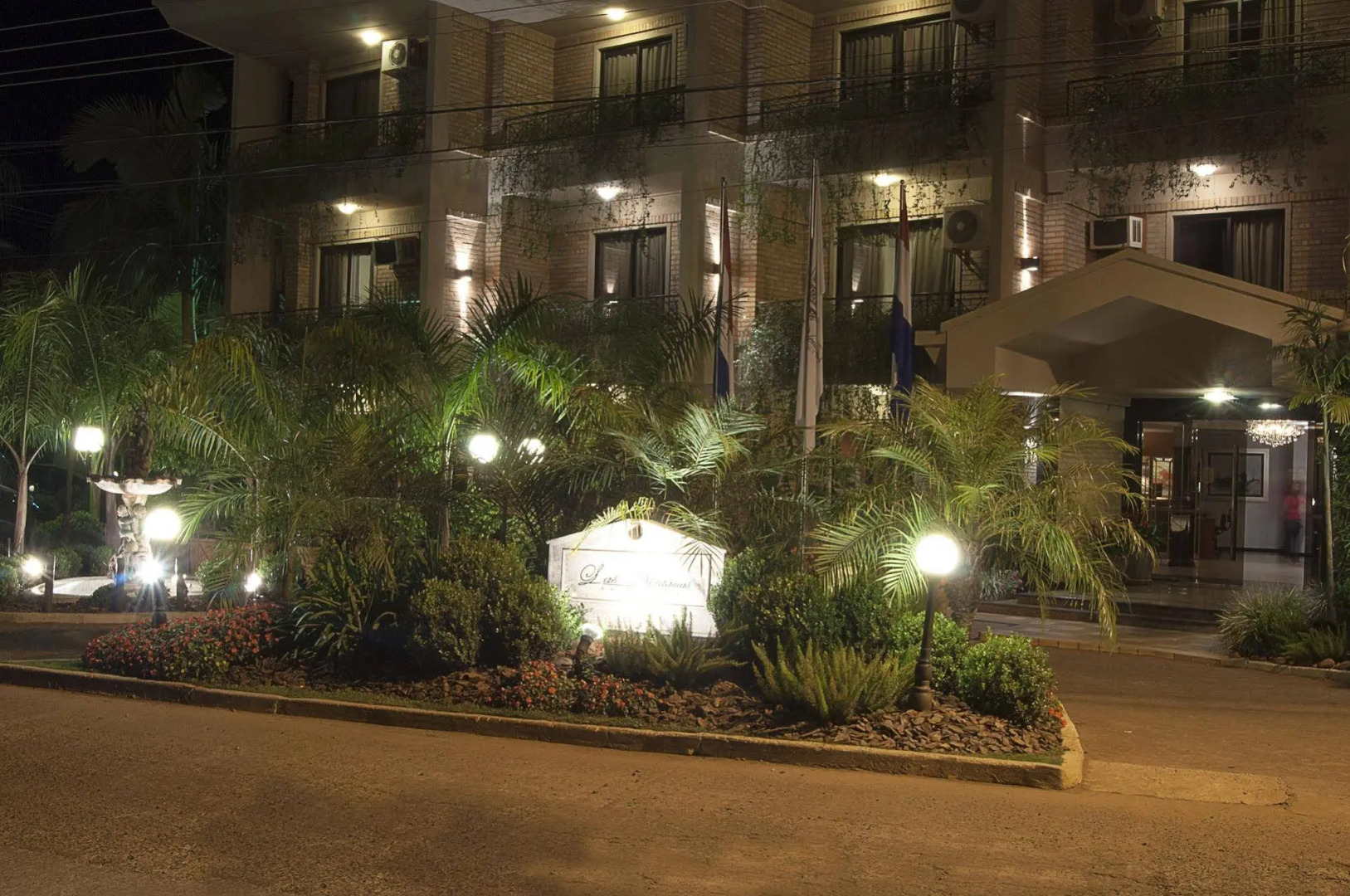 Las Ventanas Suites Hotel