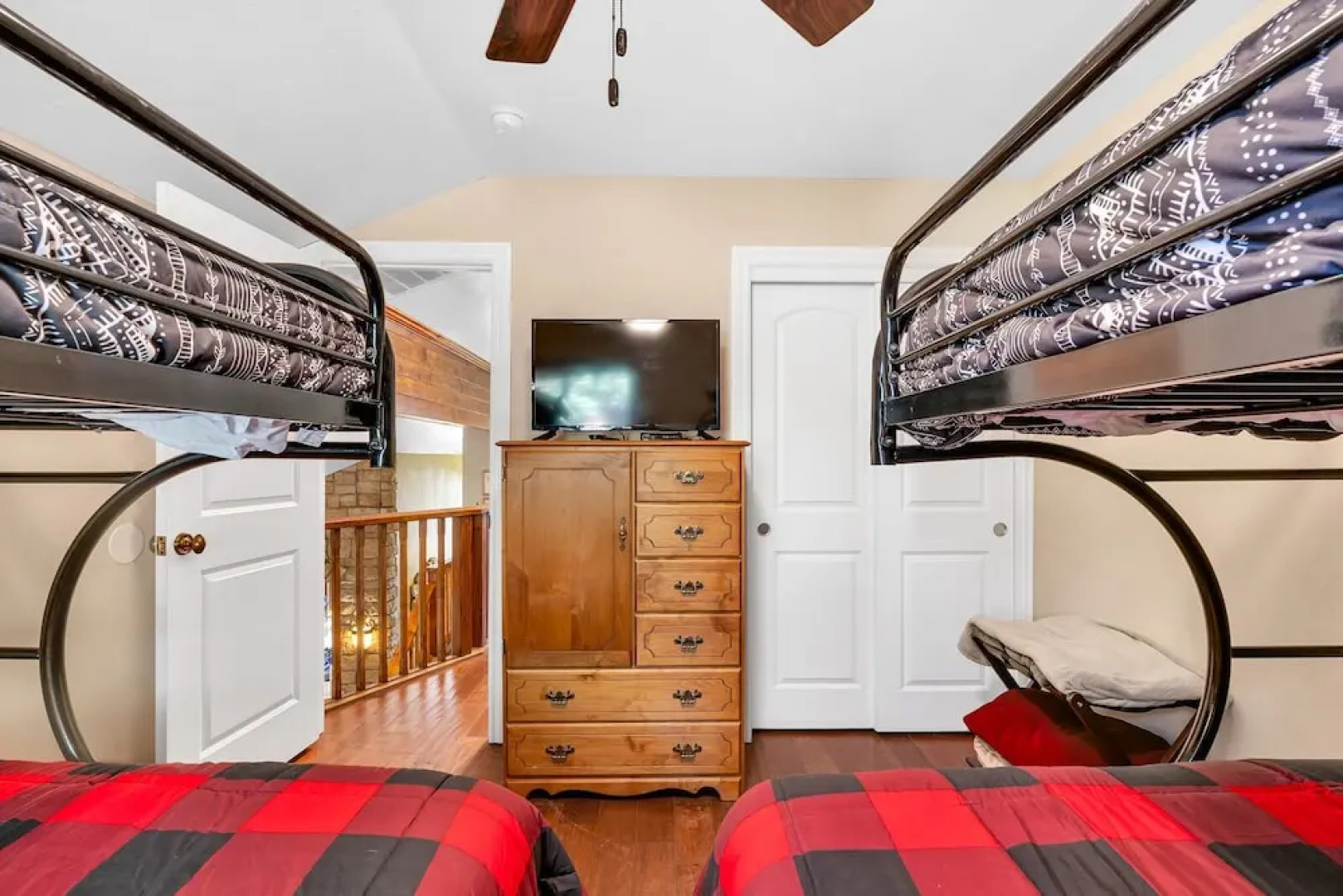 A Tuscan Adventure in California! 3 BDR Sleeps 8