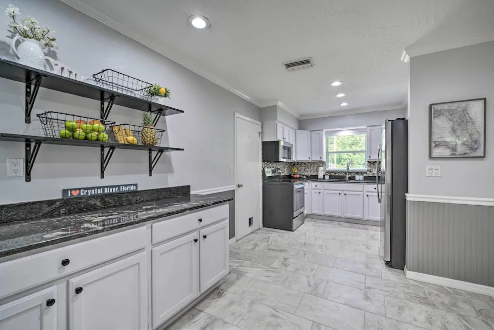 Hot Tub + Game Room: Crystal River Retreat!