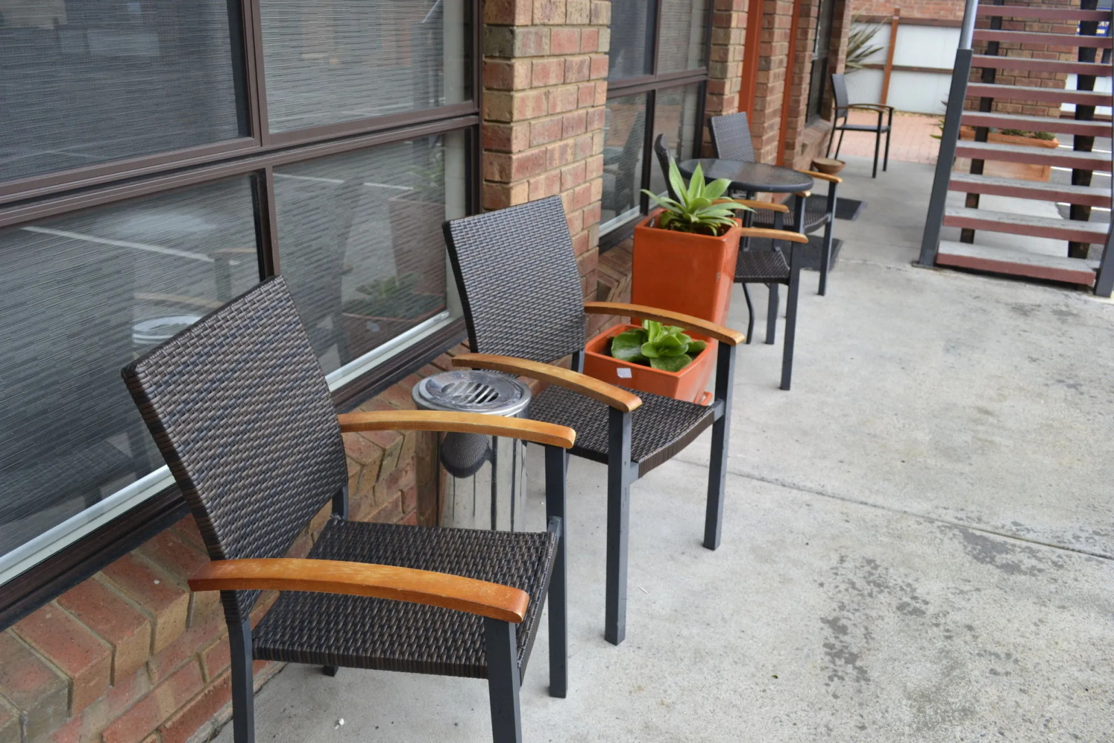 Waves Motel and Apartments