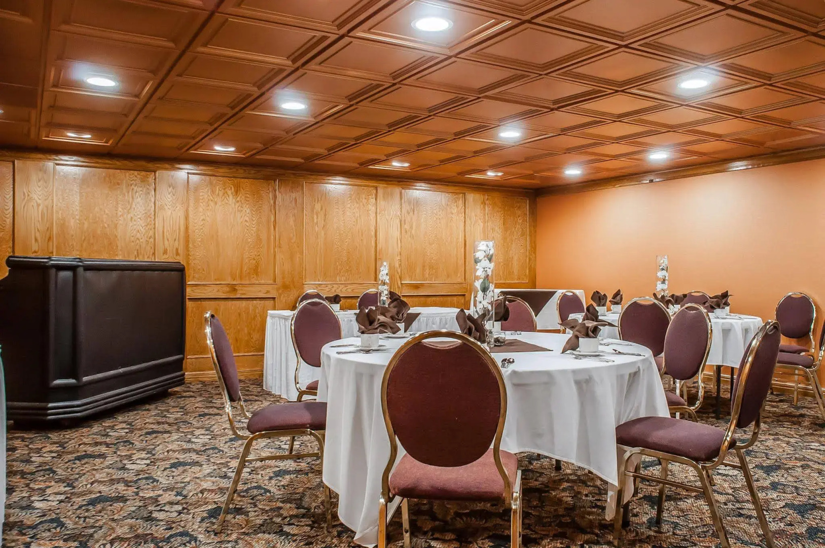 Quality Hotel & Suites At The Falls