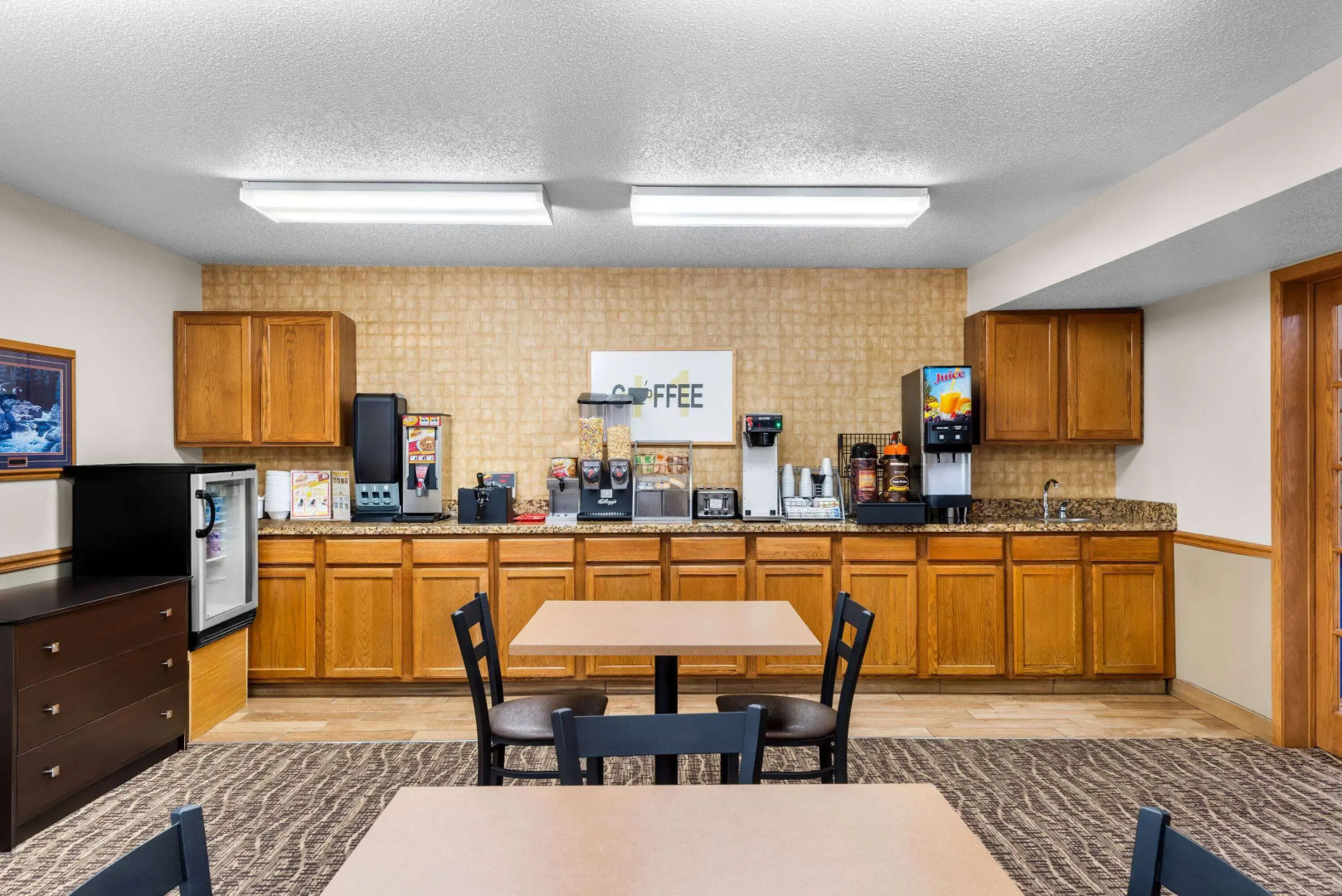 Super 8 by Wyndham Oelwein