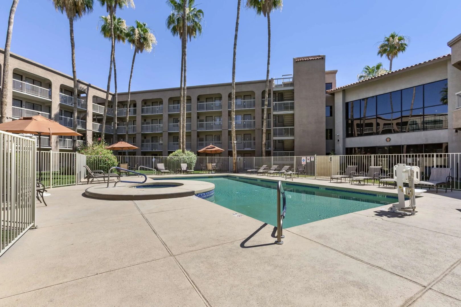 Best Western Plus Scottsdale Thunderbird Suites