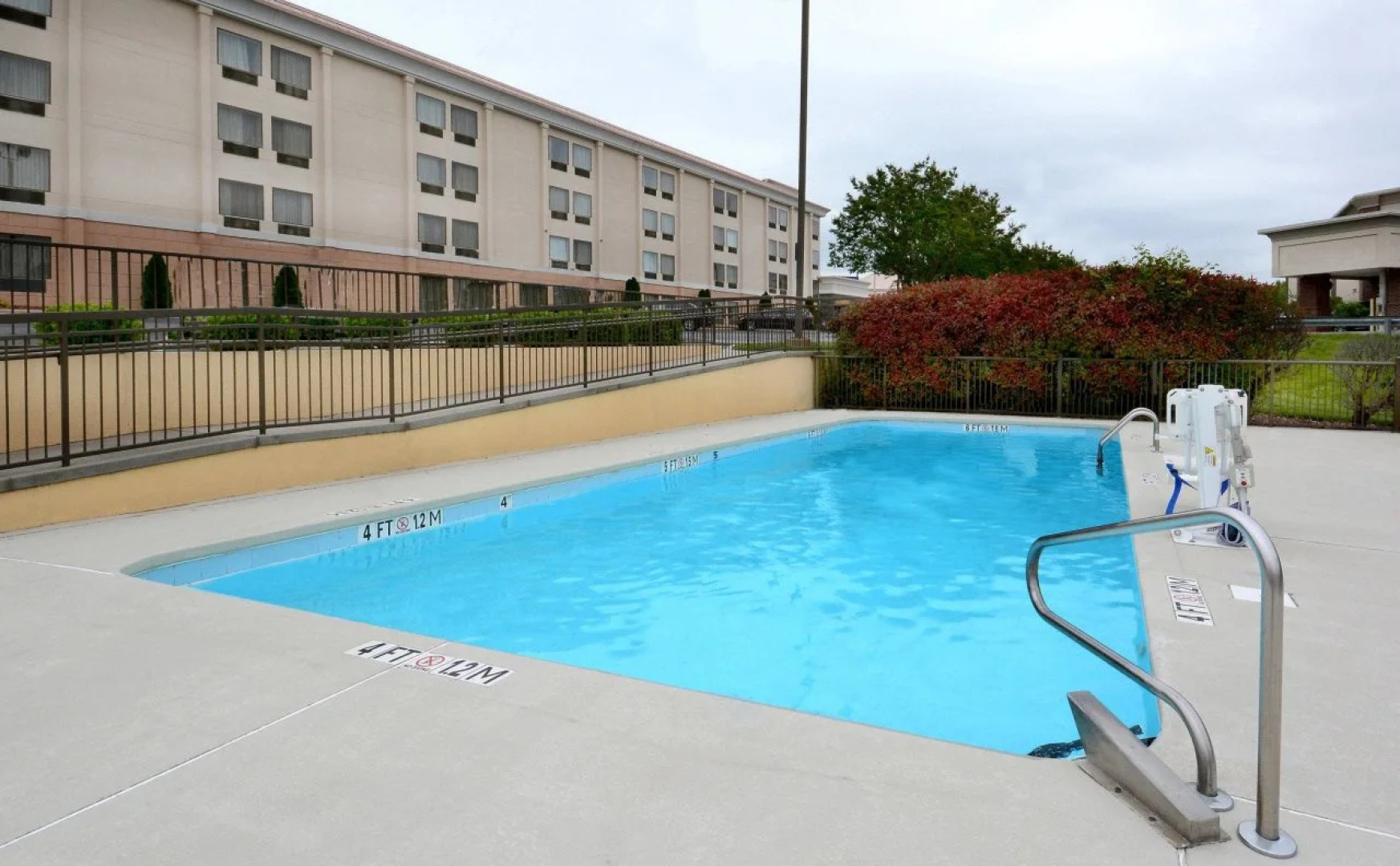 Holiday Inn Express & Suites Greensboro-(I-40 Wendover) by IHG
