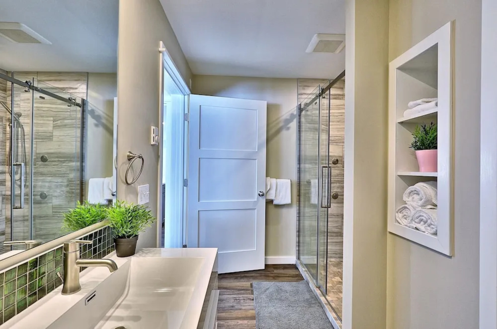 KCIS 612/613 - Forest Suites: Sleeps 10 in Killington Center