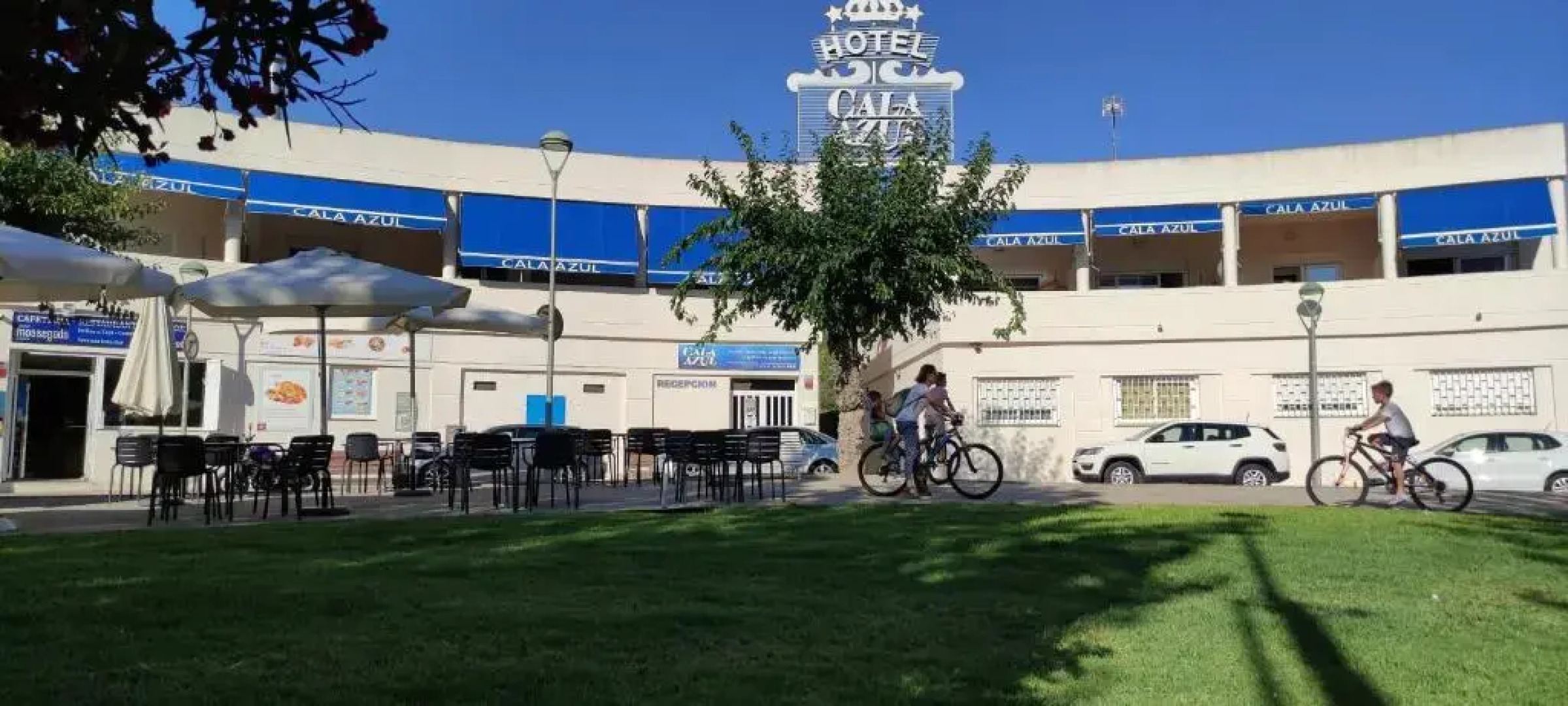 Aparthotel Cala Azul