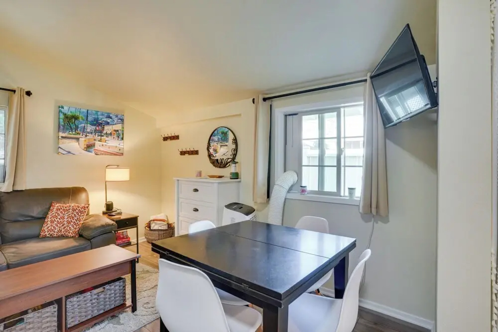 Avalon Cottage < Half-mi to Beaches & Crescent Ave